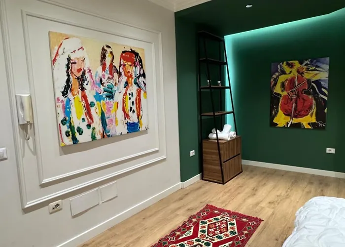 Prayla Luxury At Condor Center