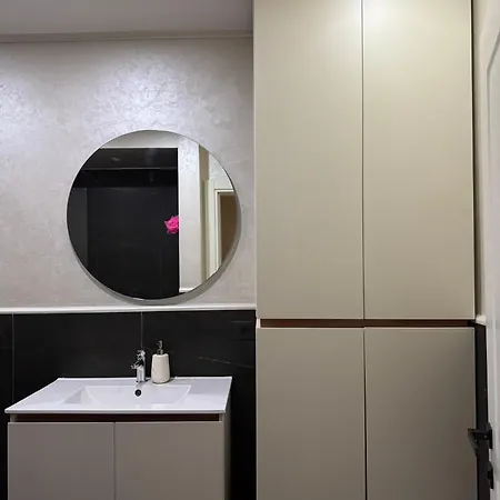 Prayla Luxury At Condor Center Apartment *