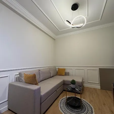 Prayla Luxury At Condor Center Apartment